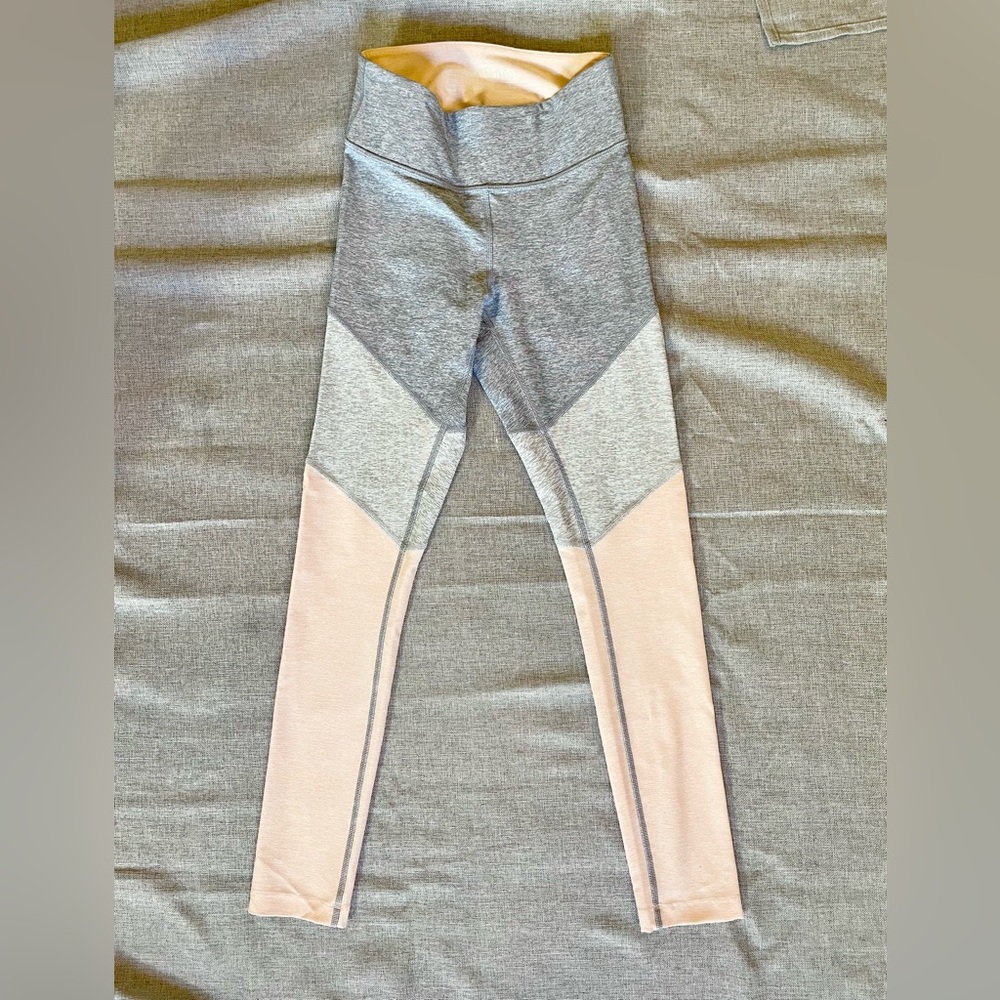 7/8 length compression leggings by Outdoor Voices